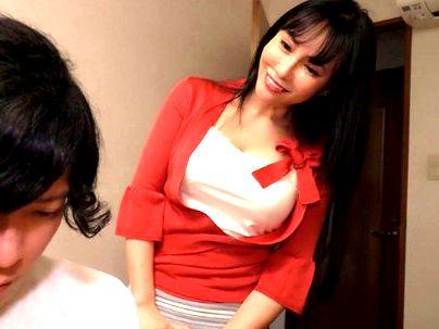 ＜母子相姦！＞「愛してるわ…♡」巨乳おっぱいの人妻熟女ママ！引きこもり息子と禁断行為に発展シチャウゾ！