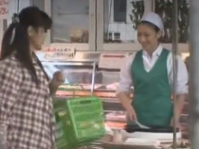 ≪肉屋≫【オバサン】エロい体の人妻熟女肉屋さんがエロ行為されてもだえ感じちゃうぞｗｗｗｗｗｗ