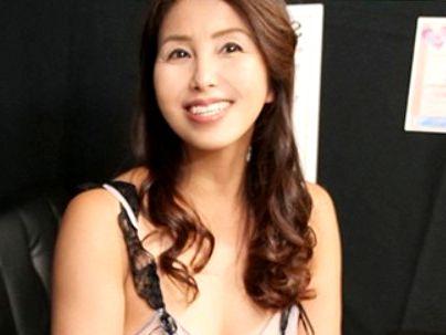 ＜熟女ピンサロ！＞「え？私でいいの？」巨乳おっぱいおばさん！口説いてエロ行為ザーメン中出しに！