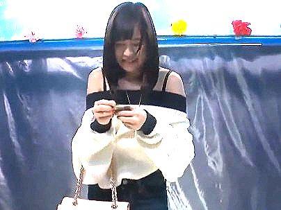 ＜ポルチオ！＞「なにするんですか？…」デート中の可愛らしい女子彼女！ＭＭ号でネトラレ浮気行為になるぞ！