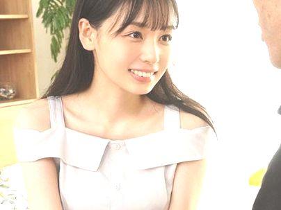 ＜清純美少女！＞「かわええＷ！」スタイル抜群ボイン巨乳おっぱい美少女！ＡＶ出演初撮り決めちゃう！