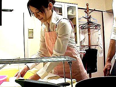 ＜家事代行！＞「え、なに？…！」タイトスカートの上品なおばさん！なし崩し的エロ行為に持ち込んじゃう！