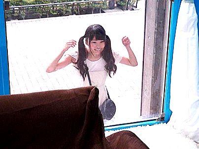＜素人ナンパ！＞ツインテールが良く似合う無邪気な今風の女の子！質問中に突然オチンポハメられる！