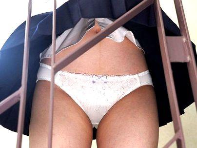 ＜パンチラ！＞「まじか？」スリムな体の美乳おっぱい白ギャルが・・パンチラ最高でエロ行為に！
