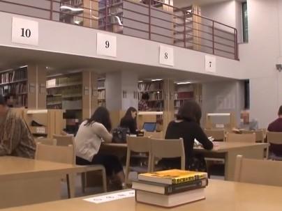 ≪図書館≫【きちく】真面目そうな清楚系美少女がきちくな男に襲われるぞいｗｗｗｗｗｗ