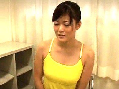 ＜浣腸！＞ホットヨガ教室に行ってる女子にお金で浣腸して観察してみたら・・・ヤバイことに！