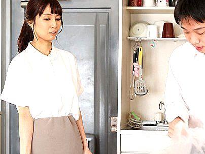 ＜熟女ドラマ！＞スレンダー細身白美肌美人奥さんヒトヅマ！息子と禁断エロ行為に発展シチャウゾ！