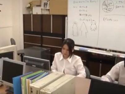 ≪OL≫【巨乳】オッパイでかすぎる可愛いOLに我慢限界で会社でセックスｗｗｗｗ