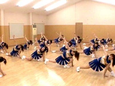 ＜チアガール！＞ヤバすぎるバスに乗ったら可愛い美少女たちとエロ行為になったぞ！！！！