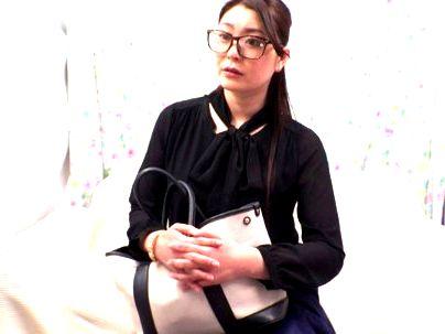 ＜人妻ナンパ！＞「色気ムンムンｗW！」メガネ巨乳おっぱい美魔女オバサン！口説かれザーメン中出しに！
