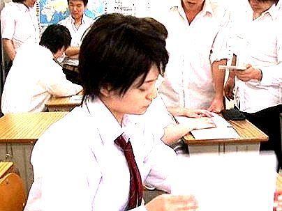 ＜男装！＞ショートカット滅茶苦茶カワイ子ちゃんが男子生徒に男装がｂれて・・・ヤラレマクリになっちゃうゾ！！！