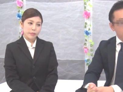 ＜同僚とsex！＞真面目そうな清楚系素人お姉さんOLがエロ企画でエチエチシチャウゾ！！！！
