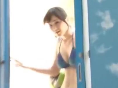 ≪素人≫【巨乳】海水浴場で見つけた巨乳オッパイ素人カワイ子ちゃんが筆おろしシチャウｗｗｗｗ