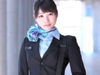 ★清楚系真面目そうな美女のCAがおじさんチンポでエロ行為しちゃうぞｗｗｗｗｗ