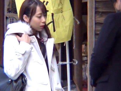 ＜素人ナンパ＞田舎から出てきた真面目そうな可愛すぎ美少女がMM号で野球拳の餌食に！！！
