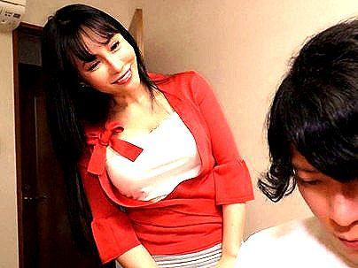 ＜近親相姦！＞「イイワヨ…♡」巨乳おっぱいの人妻熟女ママ！引きこもり息子と近親相姦セクロス発展シチャウゾ！