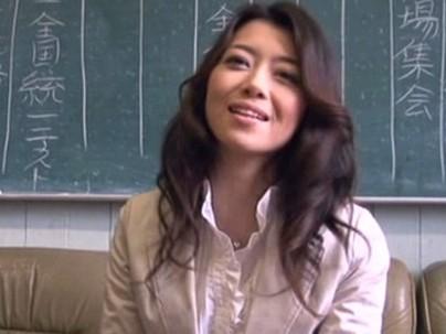 ≪女教師≫【美女】エロい体の女教師がエロ行為になっちゃう無料動画ｗｗｗｗ