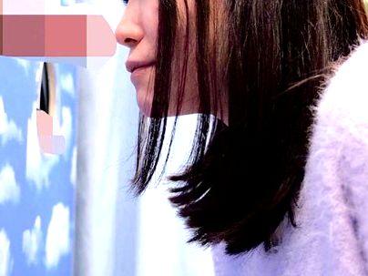 ＜素人カップル！＞「え？わかんない？」彼氏のチンポ当てゲームに挑戦したかわいい女子！失敗してエロ行為シチャウゾ！
