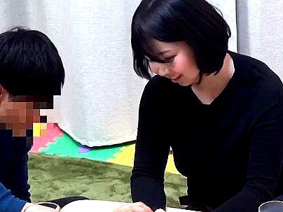 ＜人妻NTR！＞豊満ムチムチエロい体の巨乳おっぱい美魔女オバサン！ネトラレ行為になるぞ！