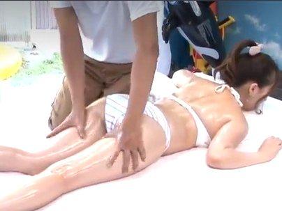 ＜NTR膣内射精！！！＞彼氏もちのカワイ子ちゃん素人がマジックミラー号でエロ行為になっちゃうぞｗｗｗｗ