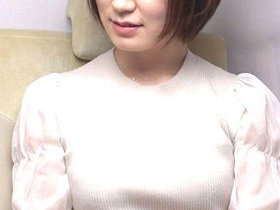 ＜人妻ナンパ！＞「結構いいねｗ！」ショートカット美乳奥さん！口説か浮気交尾すっぞ！！