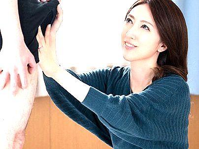 ＜筆おろし！＞上品な感じの清楚系四十路美魔女オバサン！童貞君相手に筆おろしシテクレチャウ！
