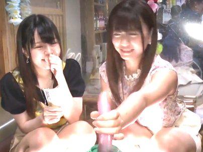 ＜マシンバイブ！＞「なにこれ？すごいね！」飲み屋で飲んでた可愛い女子コンビ！マシンバイブ餌食に！