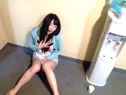＜媚薬入り給水器！＞ガチでヤバイ！スレンダー細身おくさんヒトヅマが媚薬で発情しちゃうｗｗｗｗｗ