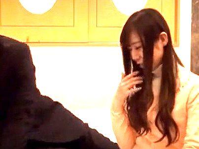 ＜同窓会で再会！＞「恥ずかしい…ね」上品な感じの美乳おっぱい人妻！モニタリング企画挑戦シチャウゾ！