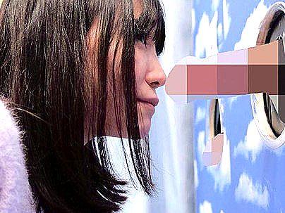 ＜素人カップル！＞彼氏のチンポ当てゲームに挑戦した！スレンダー細身美乳オッパイ可愛い美少女がネトラレ行為に！
