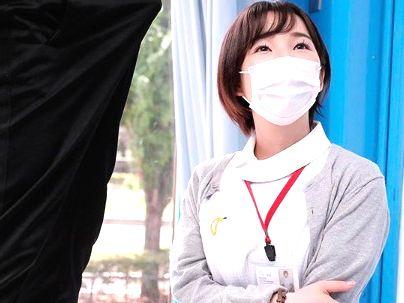 ＜素人ナンパ！＞滅茶苦茶カワイ子ちゃん看護師ナースが勃起がおさまらないチンポ見てくれたら・・・