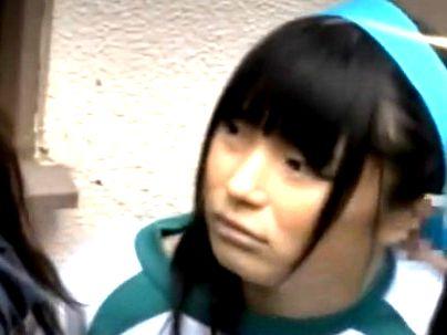 ＜野外！＞「ｲﾔ‥やめて…」スリムな体のツインテール美少女！男に強引にエロ行為に持ち込まれるゾ！