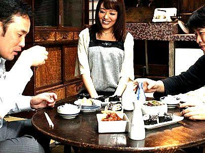 ＜美乳人妻NTR！＞スタイル抜群巨乳オッパイ美人奥さん人妻！夫の友人にネトラレ行為になっちゃうゾ！