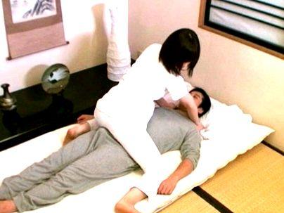 ＜出張整体師！＞「だ、ダメですよ…」巨乳おっぱいの美人整体師！なし崩し的エロ行為に持ち込まれる！