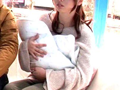 ＜膣内射精SEX！＞町で見かけた上品な感じの子持ち奥様がＭＭ号でエロ企画に挑戦しちゃう！！！