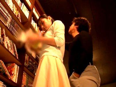 ＜レ●プ＞マンガ喫茶でカワイ子ちゃんスレンダーが痴漢師にレイプされるぞ！！！！