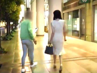 ＜人妻ナンパ＞清楚な感じの奥さんがナンパされてエロ行為にしかも中出しにｗｗｗｗ