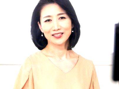 ＜人妻熟女！＞「五十路？エッロｗW！」上品な感じの美魔女オバサン！実はエロい事大好きでｗｗｗ