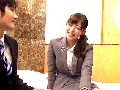 ＜三十路人妻！＞『え、してないわ…』美乳おっぱいレスの人妻熟女OL！後輩とエロ行為夢中になるぞ！