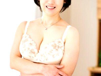 ＜人妻熟女！＞「五十路、エっロ…！」豊満ムチムチエロい体の美魔女オバサン！ザーメン中出しになるぞ！