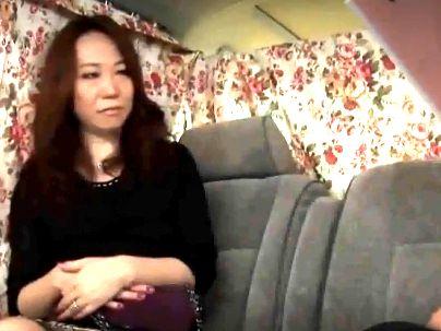 ＜人妻ナンパ！＞「え？すこしなら・・」巨乳おっぱい美脚美人美魔女！口説いてエチエチ楽しんじゃうゾ！
