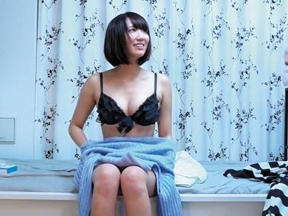 ≪素人≫【ナンパ】スレンダーほそみの可愛い素人がナンパされてエロ行為になっちゃう無料エロ動画！！！