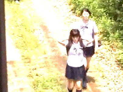 ＜女教師！＞真面目そうな清楚系巨乳オッパイ女教師！学校の階段でバレないようにガチパコセクロス！