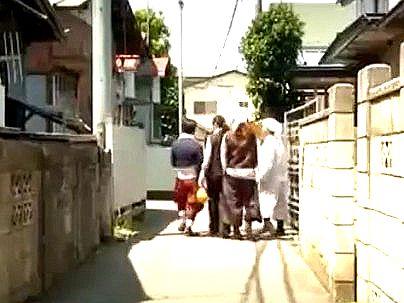 ＜ながえスタイル＞土方してる美魔女のオバサン！性欲処理頼まれてエロ行為しちゃう！