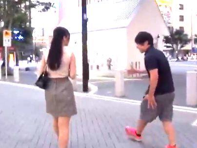＜素人ナンパ＞元気そうなカワイ子ちゃんが筆おろしして中出しされるぞ！！！！