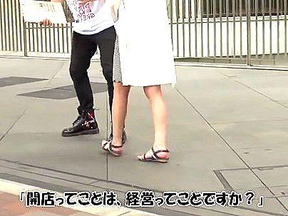 ＜人妻ナンパ！＞街で見かけたスレンダー巨乳オッパイおくさんヒトヅマ！口説いて車内でガチパコ濃厚セックス！