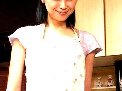 ＜団地妻！＞真面目そうな清楚系奥さん！義父に強引にエロ行為近親相姦セクロスになっちゃう！