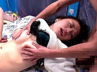 ＜ポルチオアクメ！＞スレンダー細身美乳オッパイ可愛らしい女子！MM号でエロ行為にバイブの餌食に！