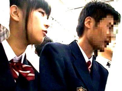 ＜電車痴●！＞「ヤメテクダサイ・・・」清楚な感じの美乳制服女子！マサカの展開で二度おかされるぞ！！