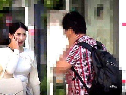 ＜モニタリング！＞『ちょっといいです…』巨乳おっぱい素人人妻が逆ナンしてエロ行為シチャウゾ！